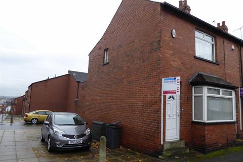 2 bedroom end of terrace house to rent, Western Grove, Wortley, Leeds