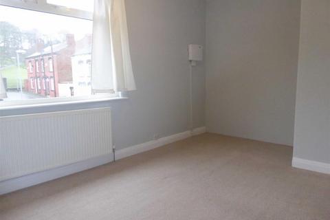 2 bedroom end of terrace house to rent, Western Grove, Wortley, Leeds