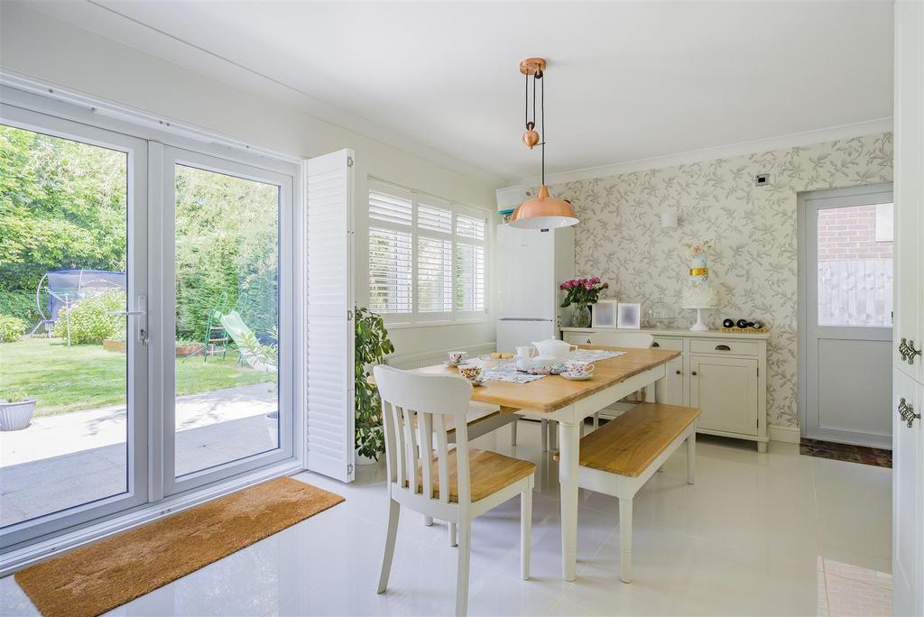 Kitchen/Breakfast Room