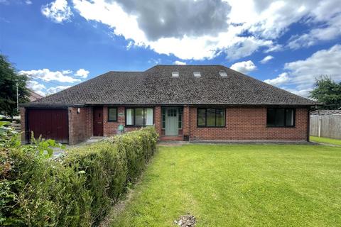 5 bedroom detached house for sale, Bryn Rhedyn, Llansantffraid, Near Oswestry