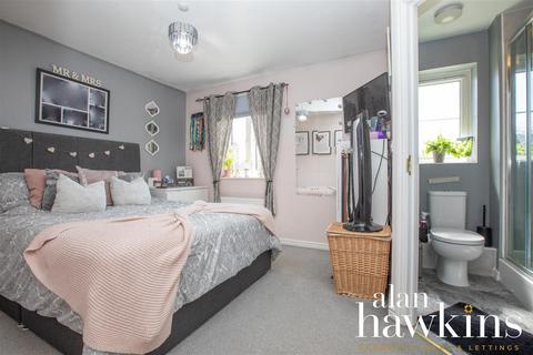 9 Cricketers Close, Royal Wootton Bassett, Swindon, SN4 8JD