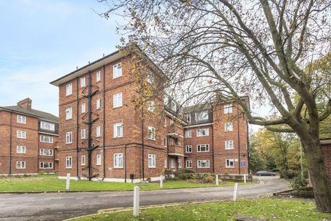 1 bedroom flat to rent, Empire Court, HA8