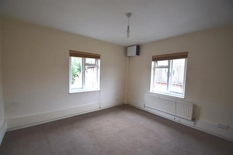 1 bedroom flat to rent, Empire Court, HA8