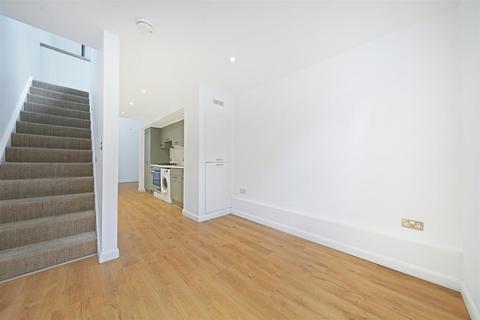 1 bedroom maisonette for sale, Island Centre Way, Middlesex EN3