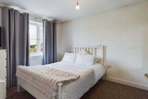 3 bedroom semi-detached house to rent, Sugar Beet Avenue, Allscott, Telford