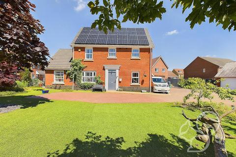 4 bedroom detached house for sale, Spicer Way, Great Cornard