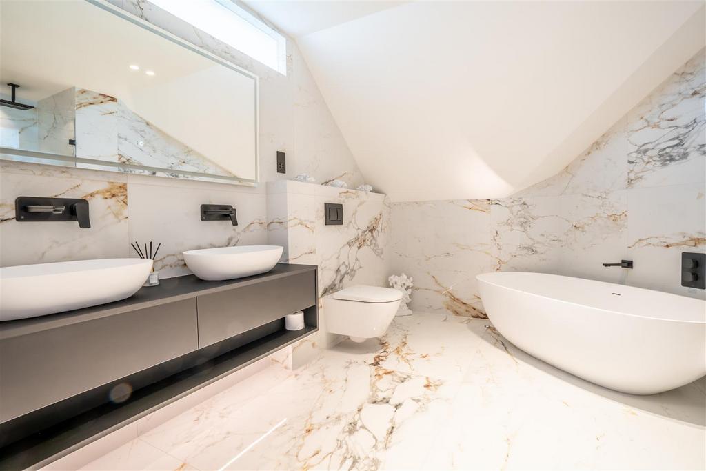 En-Suite Bath/Shower Room