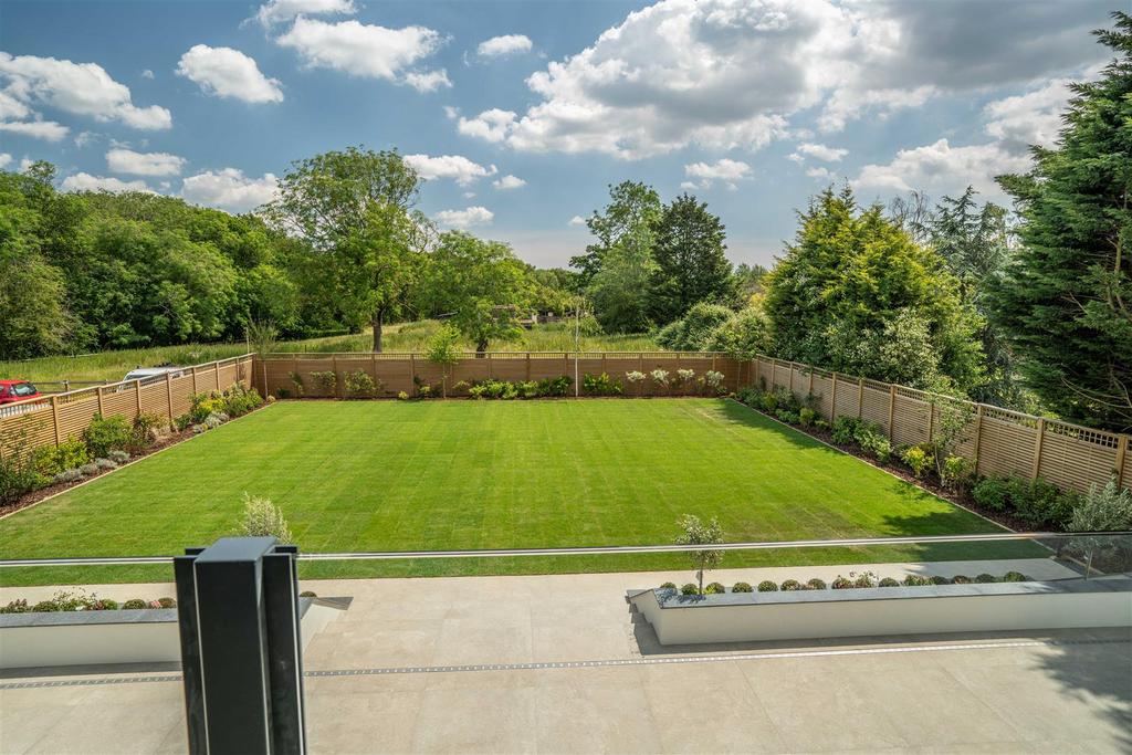 Beautiful Southerly Facing Rear Garden