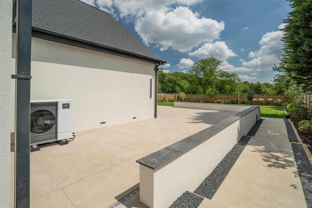 Beautiful Southerly Facing Rear Garden