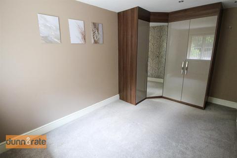 19 Beaufighter Grove, Stoke-on-trent, ST6 5XS