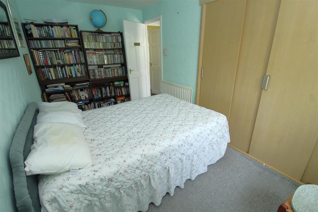 Bed1a.JPG