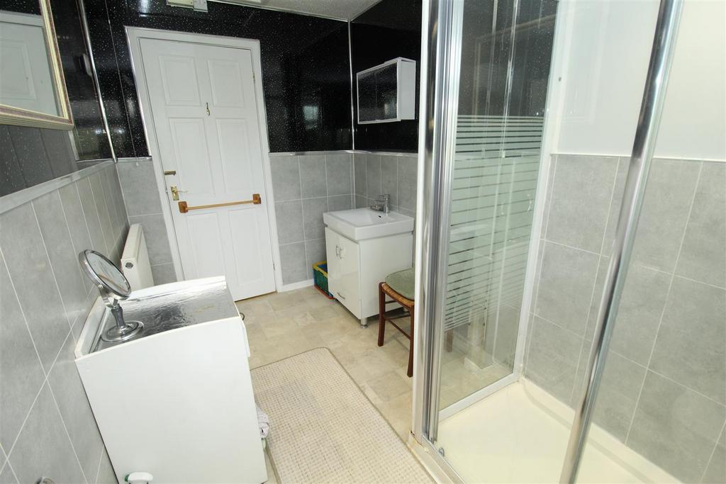 Shower Room1.JPG