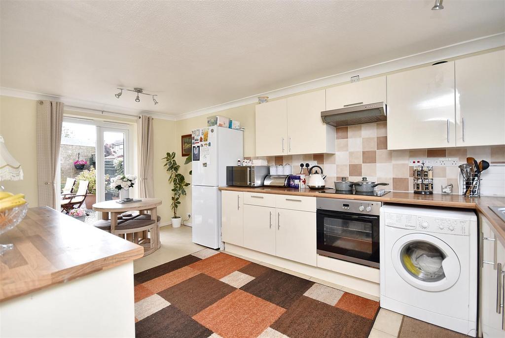 Staffa Walk, Corby NN17 2 bed semidetached house for sale £184,950