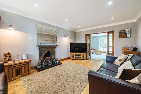 5 bedroom house for sale, Green Curve, Banstead