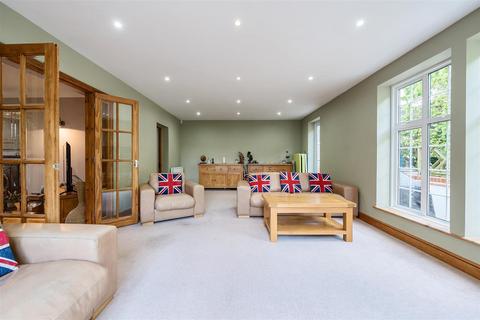 5 bedroom house for sale, Green Curve, Banstead