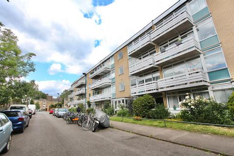 2 bedroom flat for sale, Arbor Court, London N16