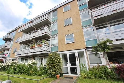 2 bedroom flat for sale, Arbor Court, London N16