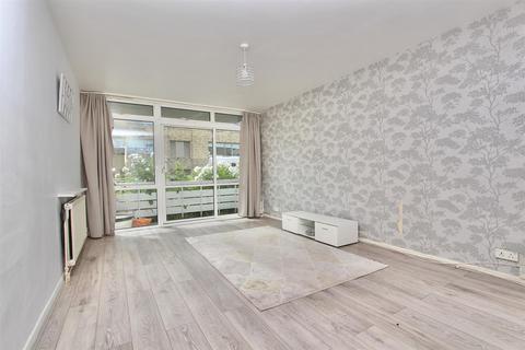 2 bedroom flat for sale, Arbor Court, London N16