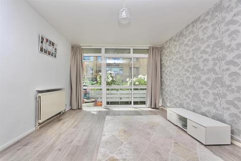 Arbor Court, London N16