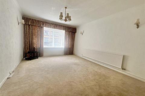 2 bedroom apartment for sale, Long Oaks Court, Sketty, Swansea