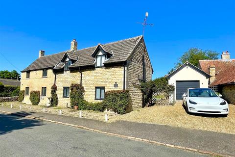 4 bedroom detached house for sale, Manor Road, Stretton, Oakham, LE15 7QZ