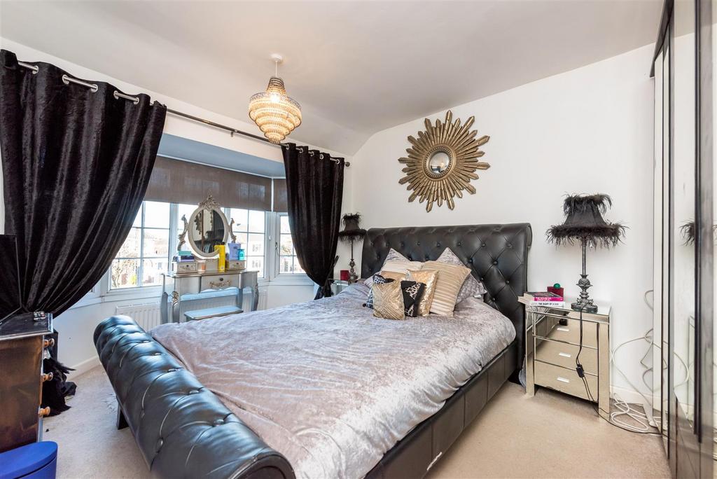 Bedroom 1.jpg