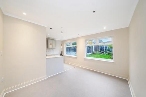 3 bedroom semi-detached house for sale, Kings Head Hill, London E4