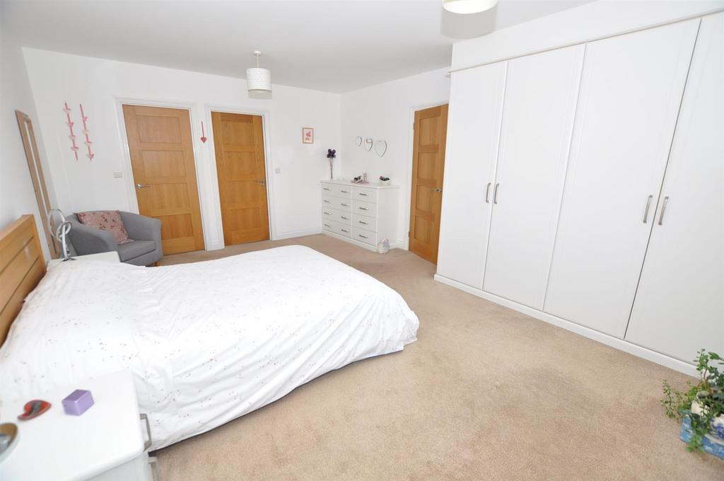 Master Bedroom 1 (with en-suite)