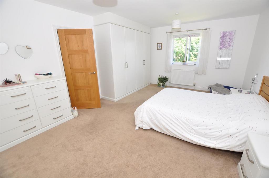 Master Bedroom 1 (with en-suite)