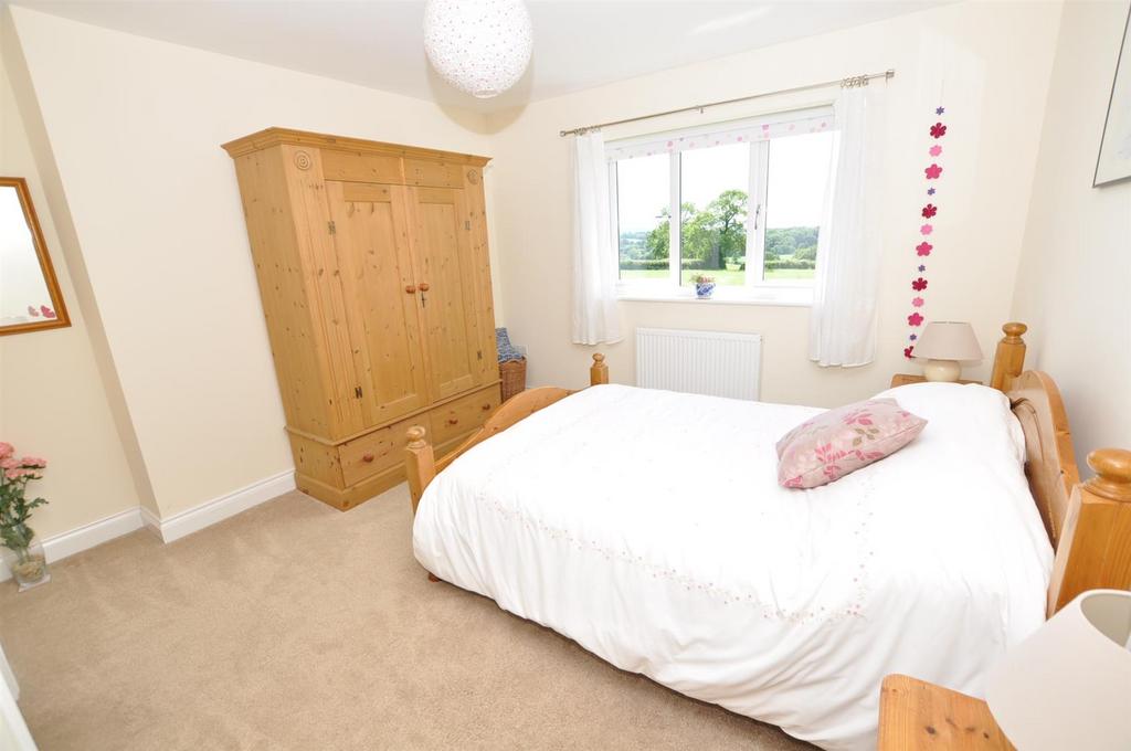Rear Bedroom 5 (with en-suite)