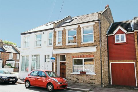 3 bedroom terraced house to rent, Hearne Road, Chiswick, W4