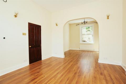 3 bedroom terraced house to rent, Hearne Road, Chiswick, W4