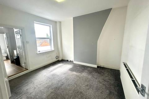 1 bedroom flat to rent, Oldham Road, Failsworth, Manchester