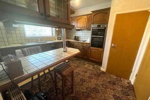 10 Arncliffe Rise, Oldham, OL4 2LZ