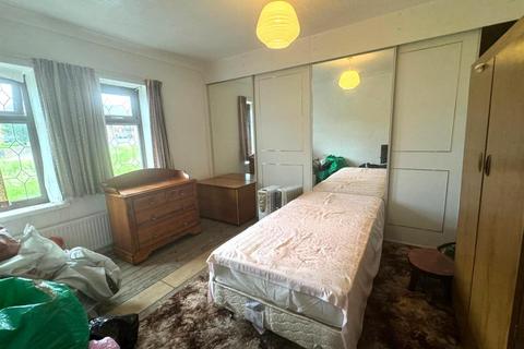 10 Arncliffe Rise, Oldham, OL4 2LZ