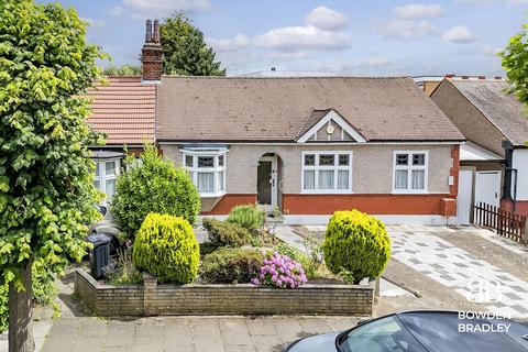 2 bedroom semi-detached bungalow for sale, Geariesville Gardens, Barkingside