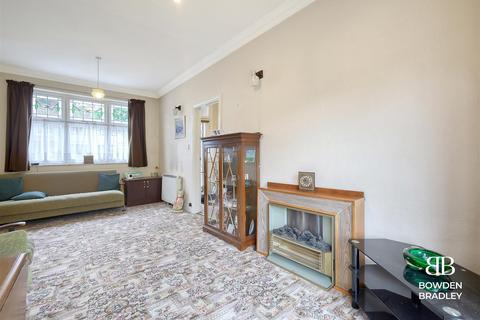 2 bedroom semi-detached bungalow for sale, Geariesville Gardens, Barkingside