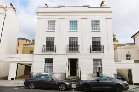 2 bedroom apartment to rent, Carlton Crescent, Southampton