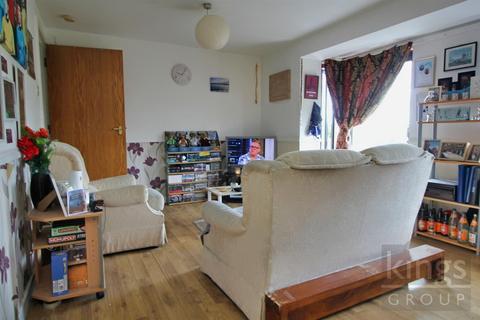 Studio for sale, Hardingstone Court, Eleanor Way, Waltham Cross