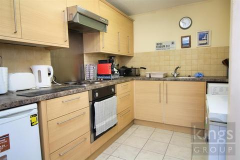 Studio for sale, Hardingstone Court, Eleanor Way, Waltham Cross