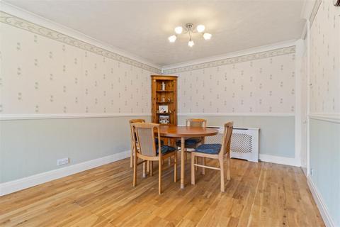 10 Mayfair Close, Great Sankey, Warrington, WA5 3PL
