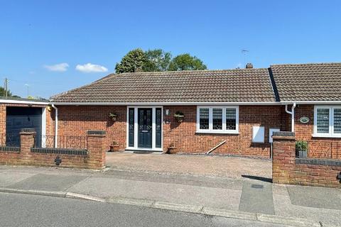 2 bedroom bungalow to rent, Clipstone Crescent, Leighton Buzzard