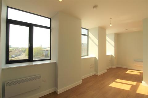 Studio to rent, South Accommodation Road, Leeds