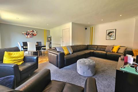 70 Beauchamp Road, Solihull, B91 2BU