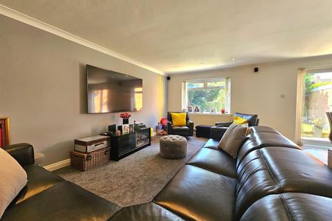 70 Beauchamp Road, Solihull, B91 2BU