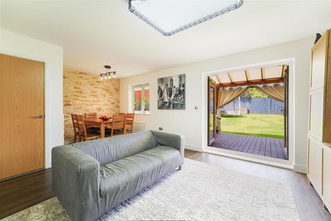 3 bedroom mews for sale, Tealby Close, Lower Kingswood, Tadworth