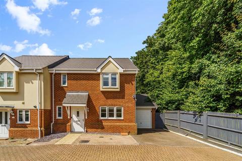 3 bedroom mews for sale, Tealby Close, Lower Kingswood, Tadworth