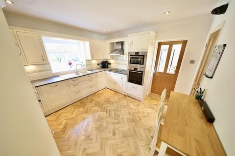 4 bedroom detached house for sale, High Street, North Ferriby