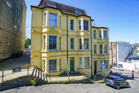 1 bedroom flat for sale, Castle Hill Passage, Hastings