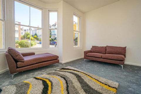 1 bedroom flat for sale, Castle Hill Passage, Hastings